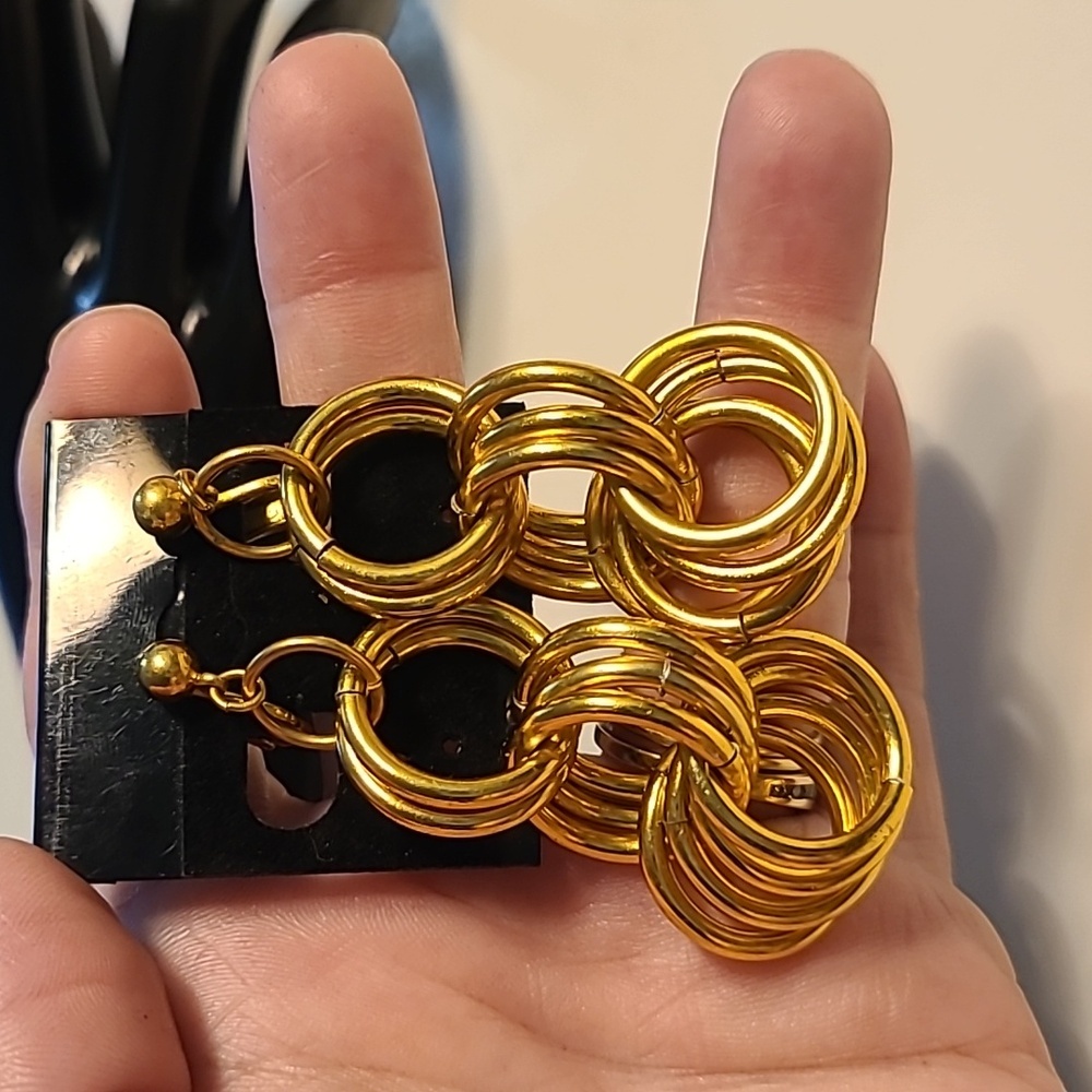 Vintage Avon Clip on Earrings